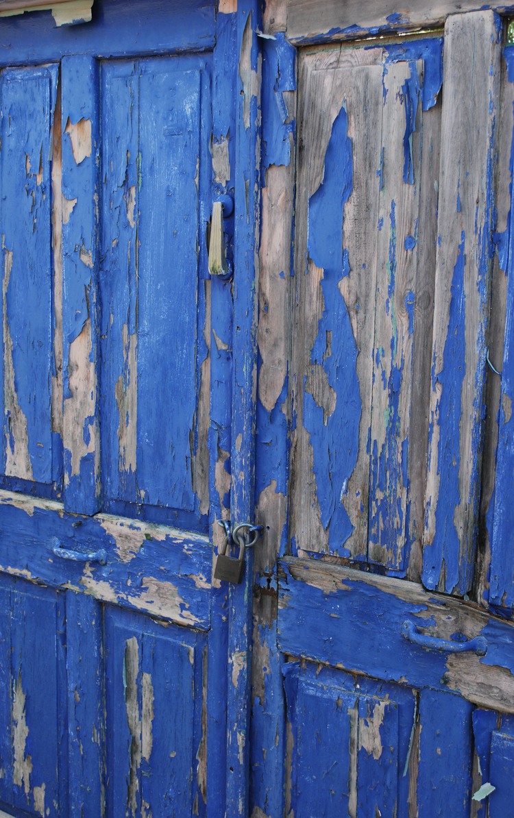 Vavla Larnaca rustic blue door